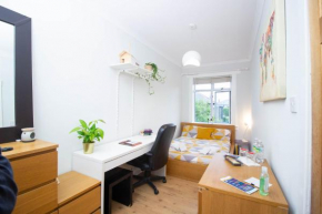 LELE'S FLAT EDINBURGH - 15 minutes to Airport & City Centre